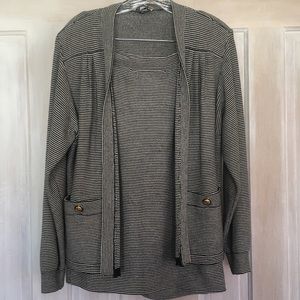 Women’s St. John’s Knit 2 piece Skirt Set.